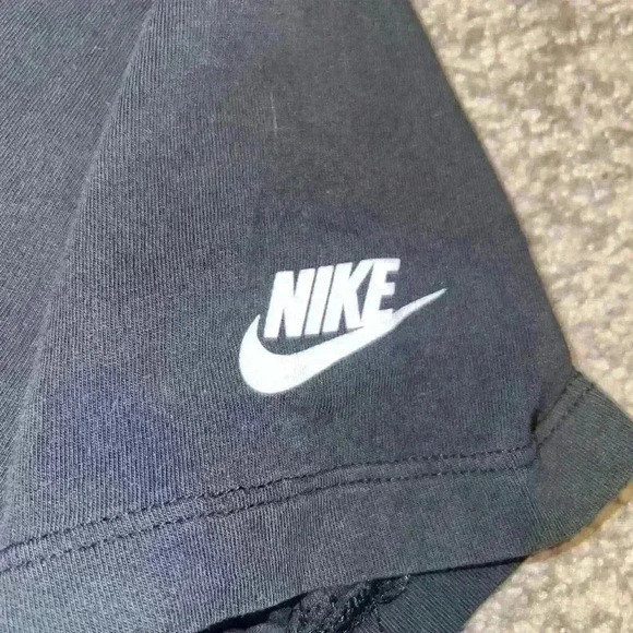 Youth Large Nike T Shirt - Picture 2 of 4